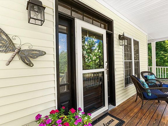 2nd image of 1084 Whip Ln
