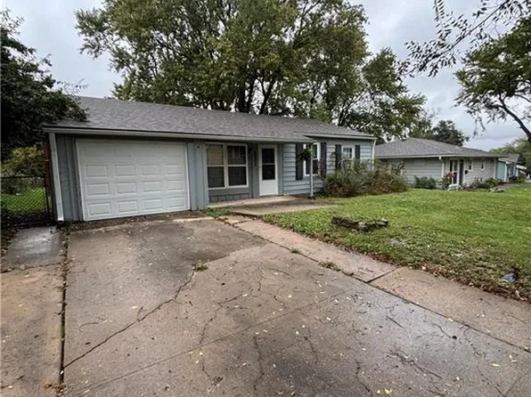 6002 E 152nd St, Grandview, MO 64030