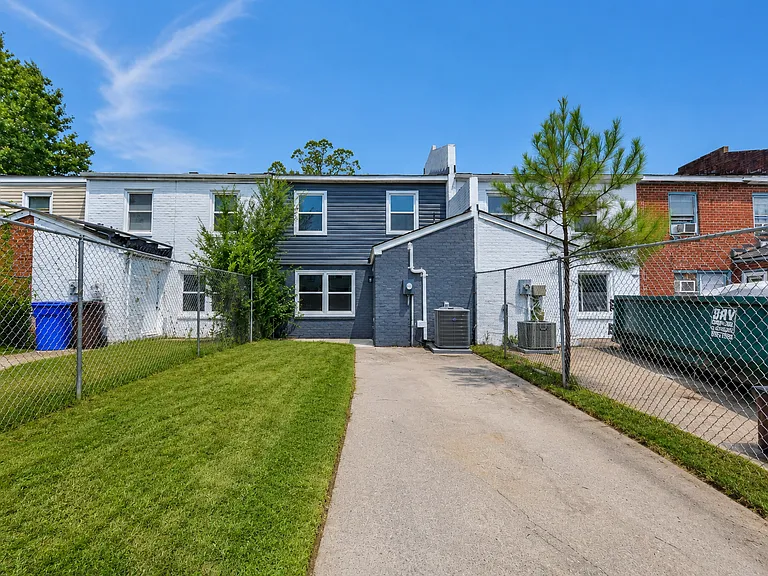4021 Sloop Trl — Photo 24