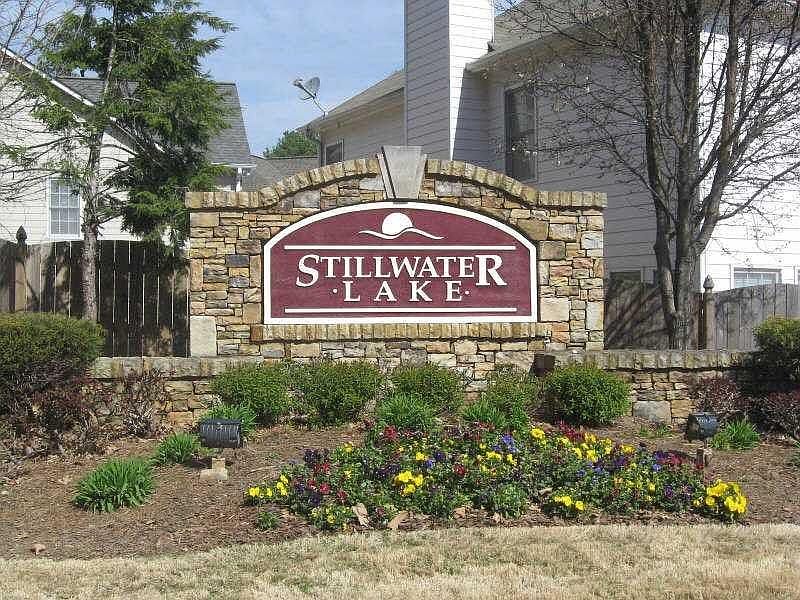 Neighborhood enterance