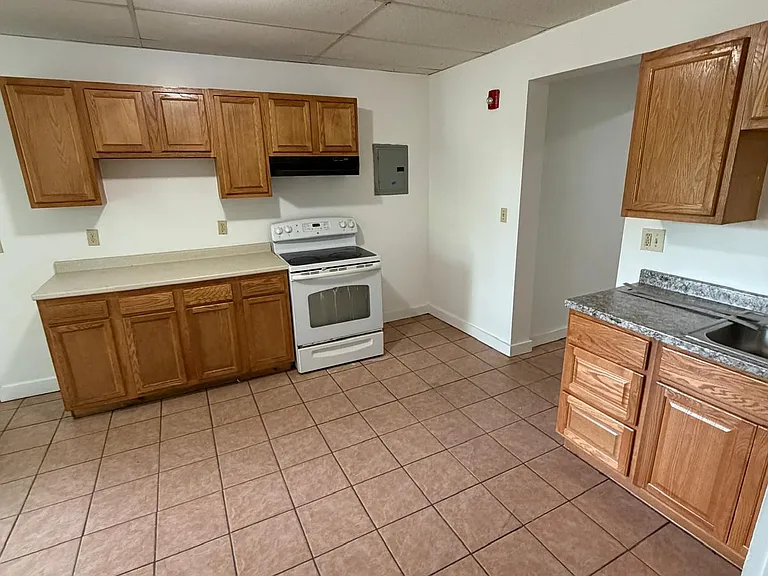 104-106 Beech St #1L — Photo 6