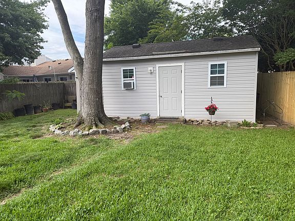 4th image of 1115 Woodcock Ln