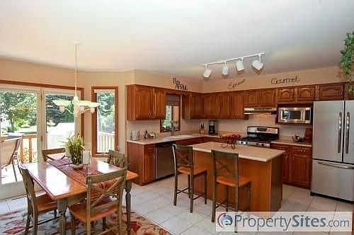 2nd image of 3710 Meadowlake Dr