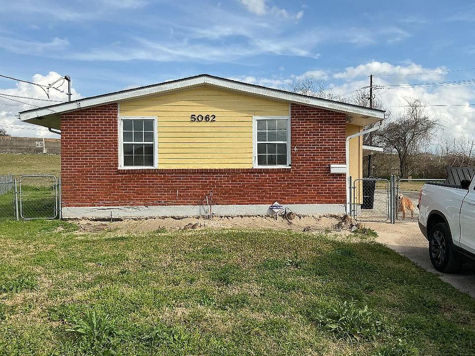 5062 Mexico Front & Garden