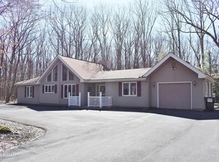 800 Pastern Ct, Lords Valley, PA 18428