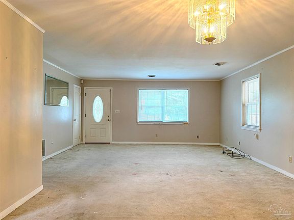4th image of 744 Boxwood Dr