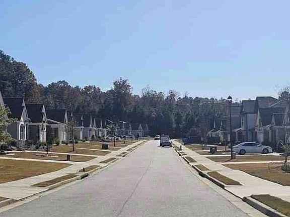 Exterior Neighborhood (street photo)