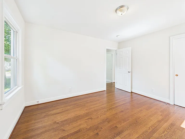 955 Barlen Dr — Photo 13