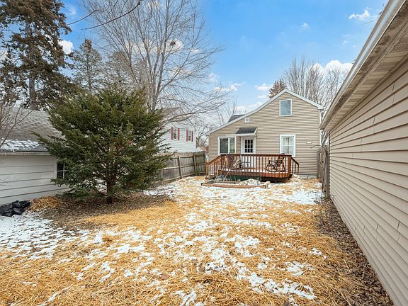 5th image of 201 10th St SE