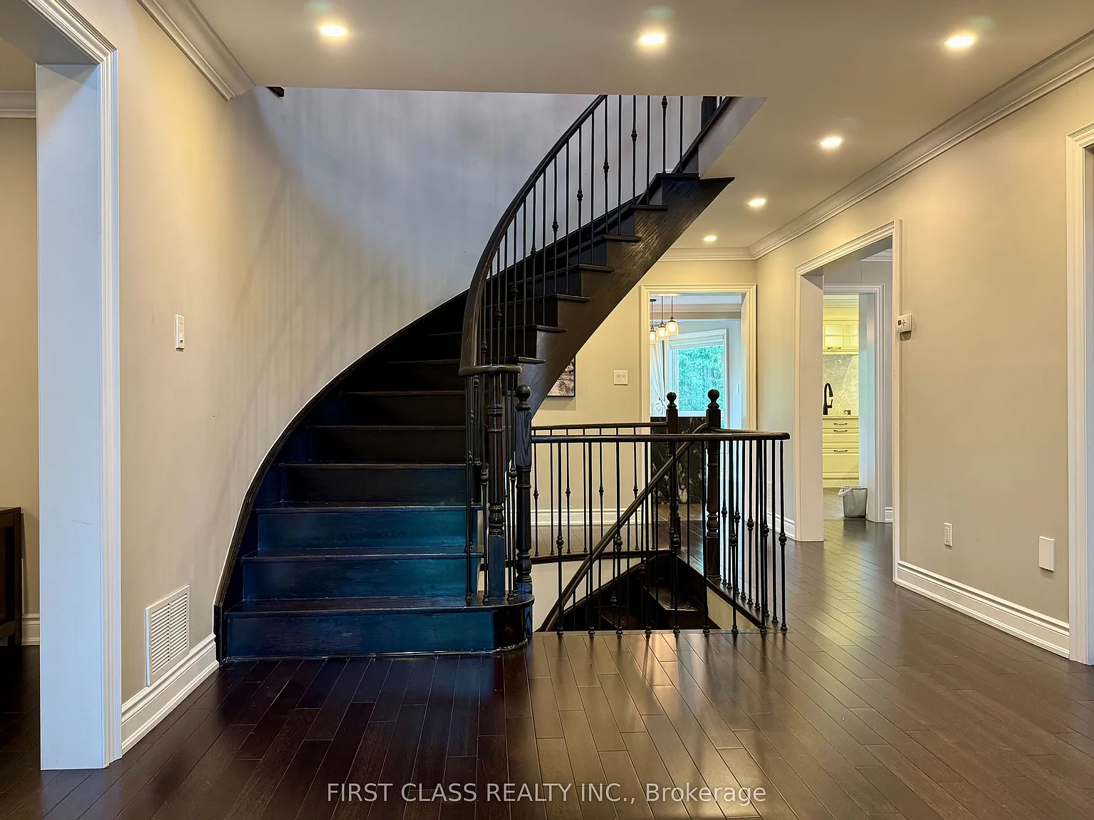 5 bed, $5,900 — Photo 2