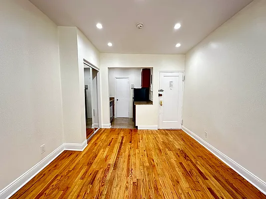 Rented by Douglas Elliman | media 4