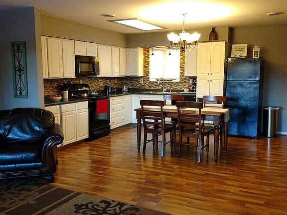 5th image of 11909 Bradley Dr