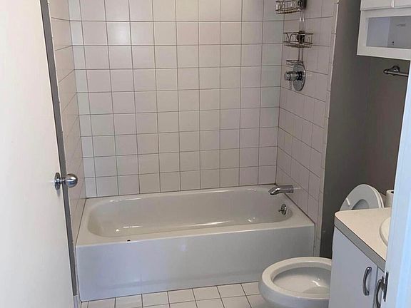 5th image of 6533 E Jefferson Ave #Ll06