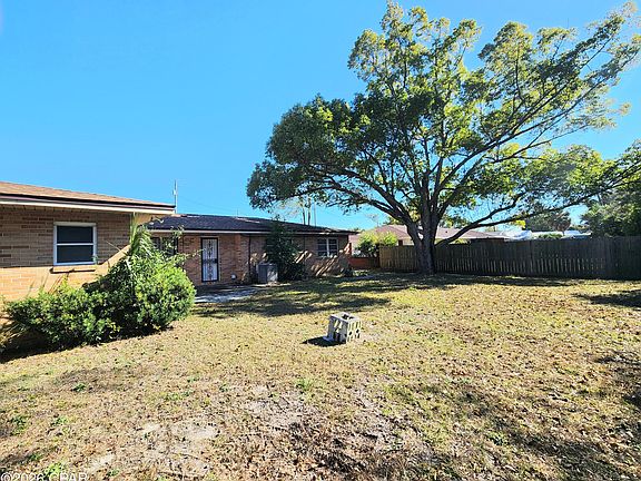 5th image of 1023 Bay Ave