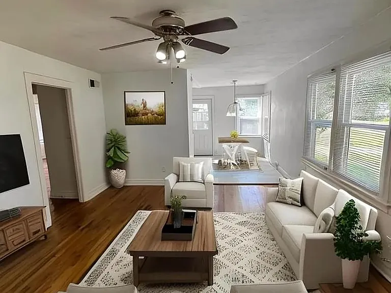 1420 S Pickwick Ave — Photo 2