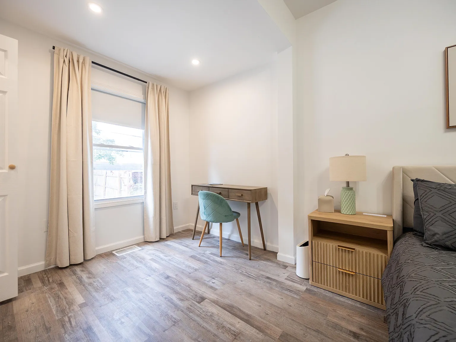 2 bed, 750 sqft, $950 — Photo 2