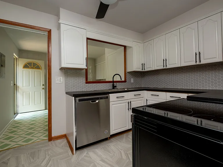 1021 Maynor Ave — Photo 10