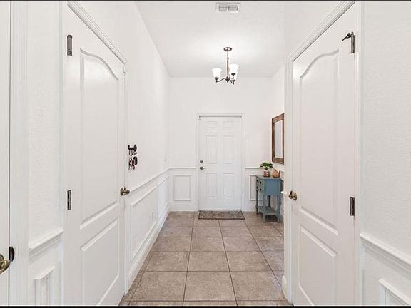 3rd image of 856 Hudson Valley Dr