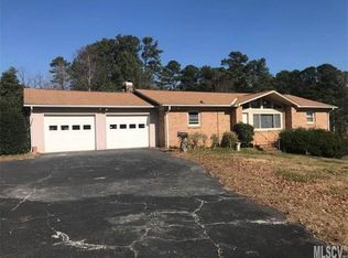 348 Wildlife Access Rd, Hickory, NC 28601