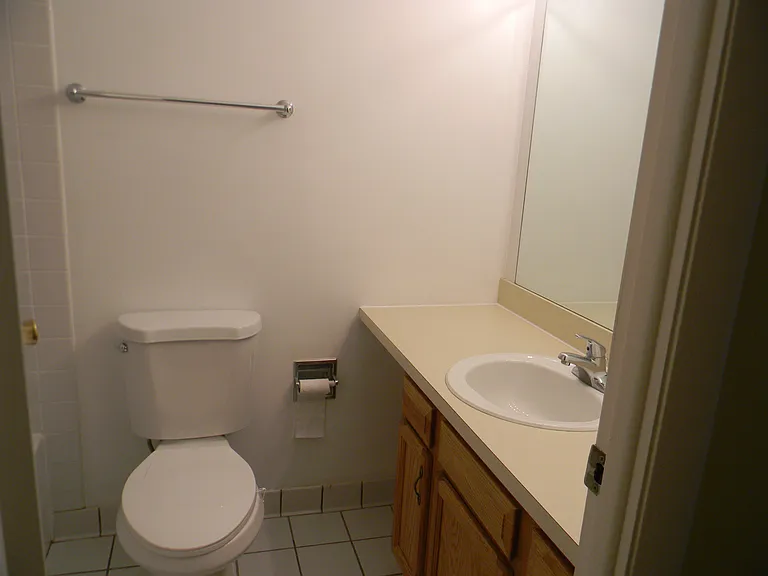 6010 Oakwood Dr #4H — Photo 14