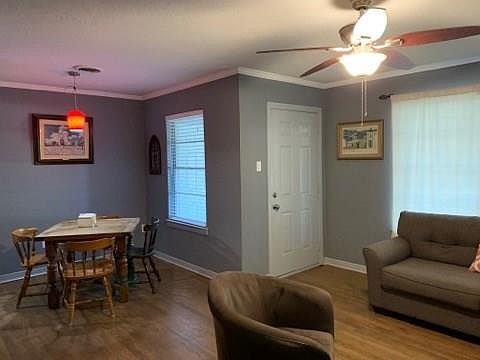 1st image of 2604 Mount View Dr