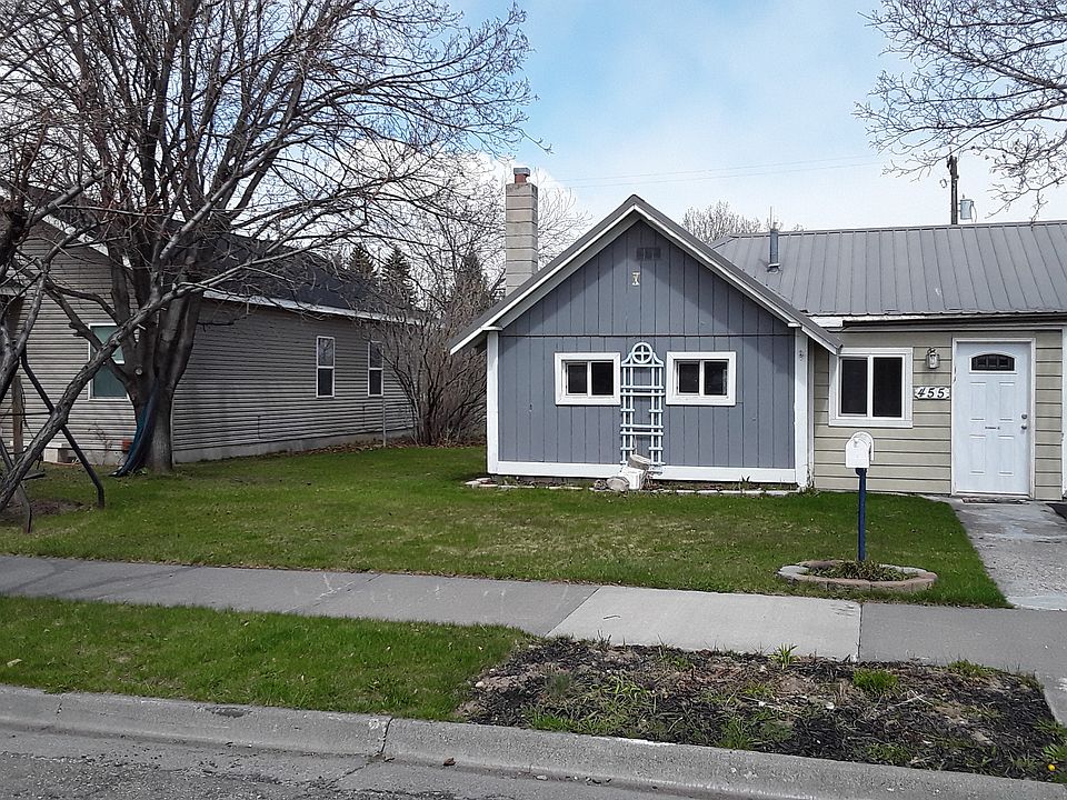 1st image of 455 E 22nd St