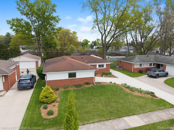 30238 S Stockton Dr, Farmington Hills, MI 48336
