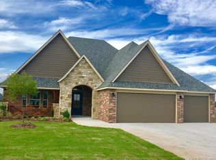453 E 129th Pl S, Jenks, OK 74037