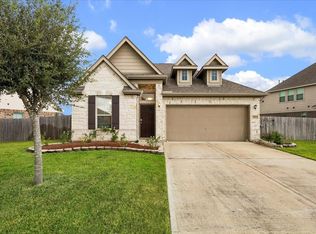 1815 Oakdale Mist Dr, Dickinson, TX 77539