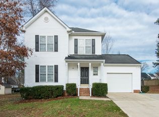 104 Collie Cir, Holly Springs, NC 27540