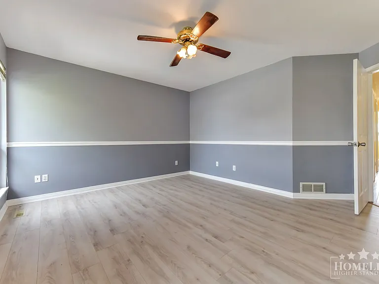 6375 187a St #UPPER HOUSE — Photo 21