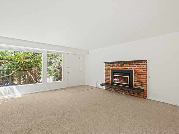 5th image of 5044 Sand Point Way NE