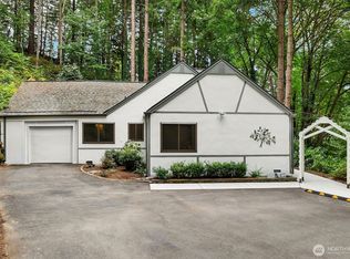 22651 SE 56th St, Issaquah, WA
