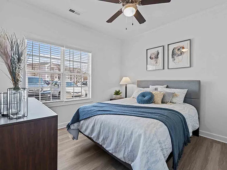 Blue Hill Apartments — Photo 9