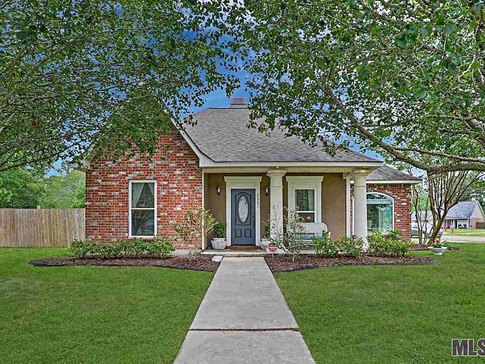 1st image of 7581 Elmwood Dr