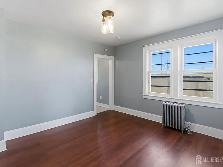 10 Garfield St #2 — Photo 6