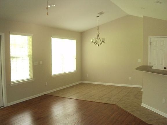 3rd image of 275 Charles Willis Dr
