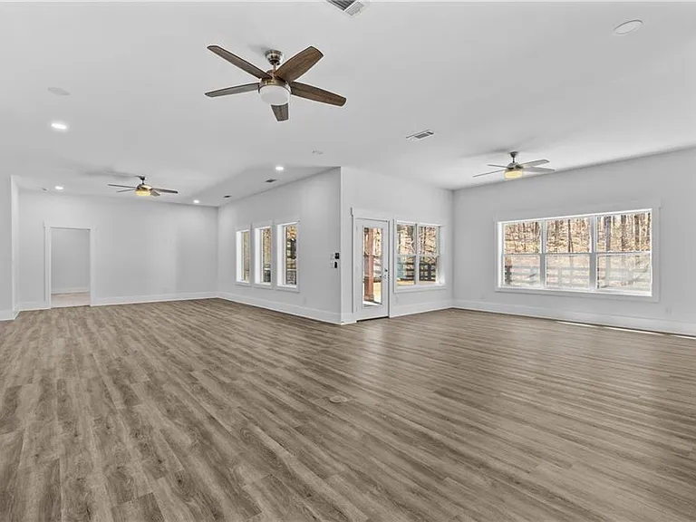 15448 Hopewell Rd — Photo 45