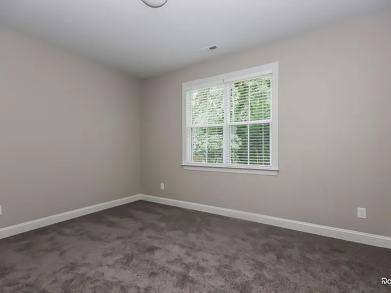 124 Gregory Rd — Photo 12