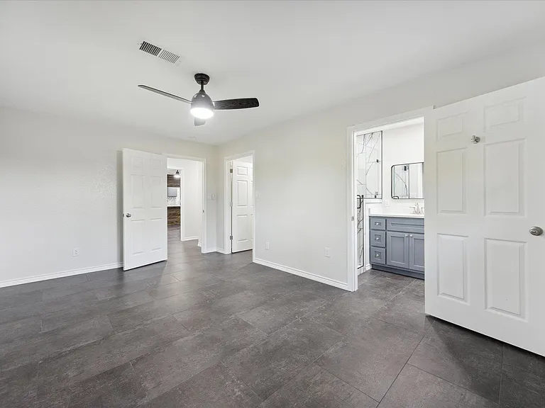 1305 W 1st St — Photo 19