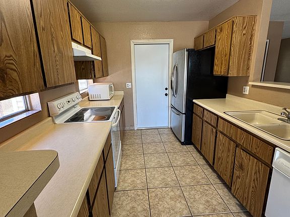 5th image of 3309 W Rose Garden Ln