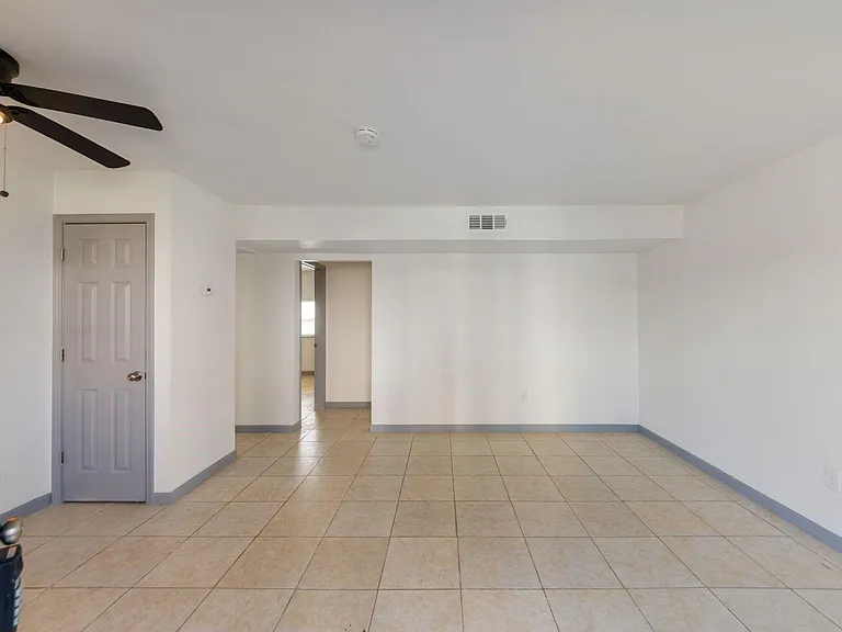 1800 Wayside St #4 — Photo 7