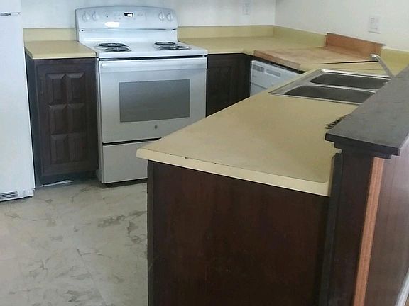 5th image of 201 Manzano St NE APT 3