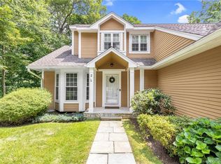 2 Eden Ct, Monroe, CT 06468