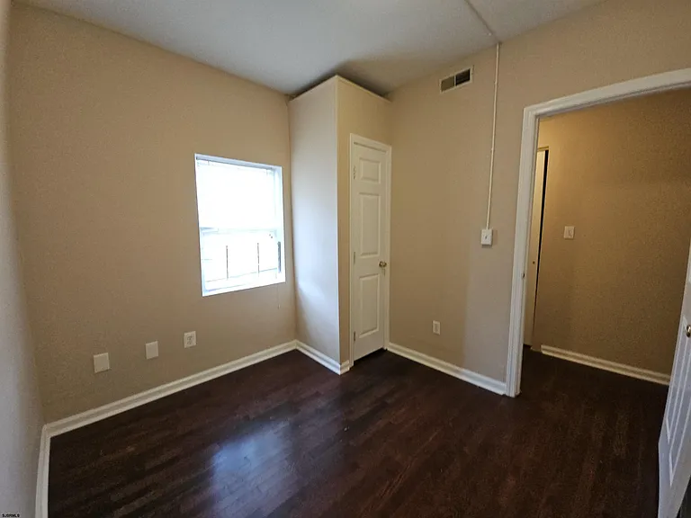 522 N Indiana Ave — Photo 15
