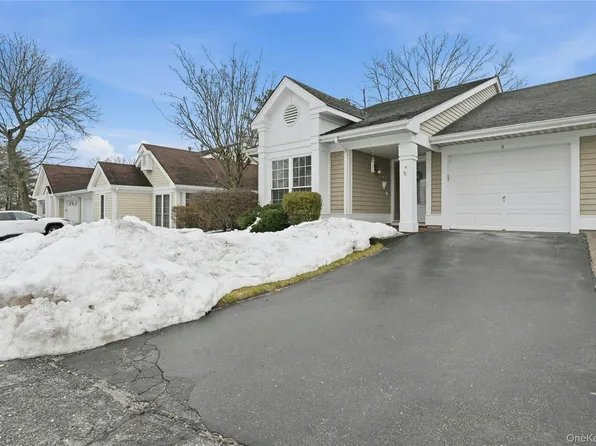 2 Kismet Court, Ridge, NY 11961