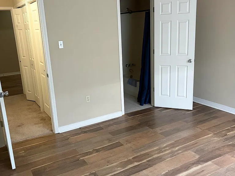 913 W Rothland St #A — Photo 21