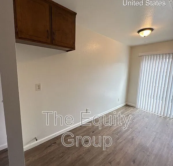 5136 W Cambridge Ave — Photo 4