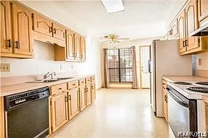 611 Sheila Blvd — Photo 6
