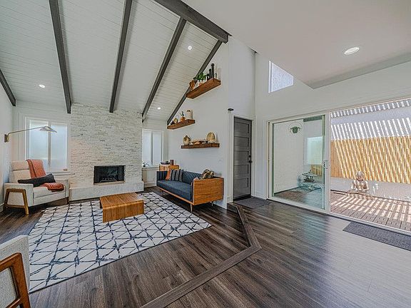 4th image of 2409 Apsis Ave